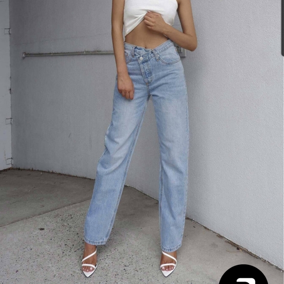 Princess Polly Holly Asymmetric straight leg jeans - Picture 1 of 7